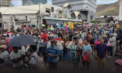 Les temps forts de la marche contre la réforme des pensions à Port-Louis