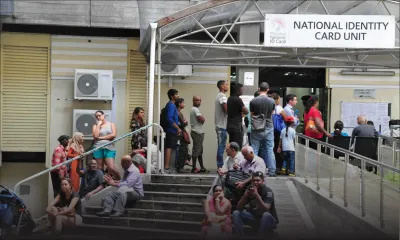 La longue et fastidieuse attente exaspère les demandeurs