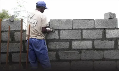 Matériaux de construction: le ciment en hausse et les barres de fer en baisse