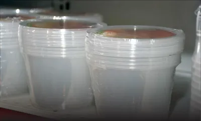 Interdiction de produits à usage unique : 5 000 couverts en plastique saisis, 34 commerçants verbalisés
