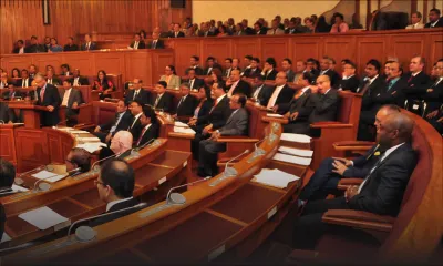 9 ministres et 6 députés en mission à l’étranger