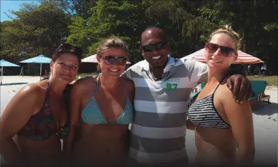 Prakash Manaroo: Un masseur à la plage