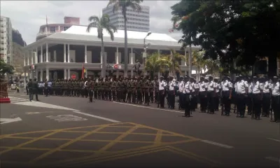 Passation de pouvoir : répétition des policiers pour le traditionnel défilé  