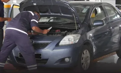 Après une chute : un client se blesse au genou dans un centre de fitness
