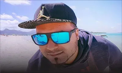 Victime de vol lors des vacances familiales en Grèce : l’appel de détresse de Fardeen entendu