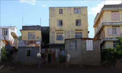 Fouilles rue Dheerujlall Seetulsing, Port-Louis : des habitations risquent de s’effondrer