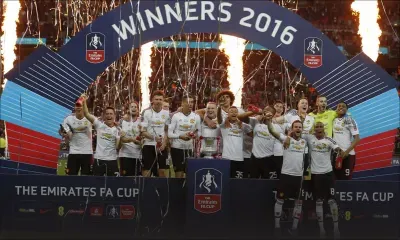 Coupe d'Angleterre - Manchester United et van Gaal sauvent leur saison