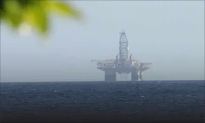 Une plateforme pétrolière vue au large d’Albion