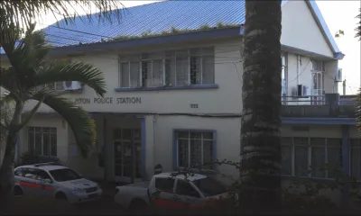 Violence conjugale alléguée : un inspecteur de police recherché 