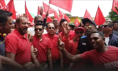 [En images] Nomination Day : Devanand Rittoo, Anil Bachoo et Dhiraj Khamajeet arrivent au Nomination Centre du no 9