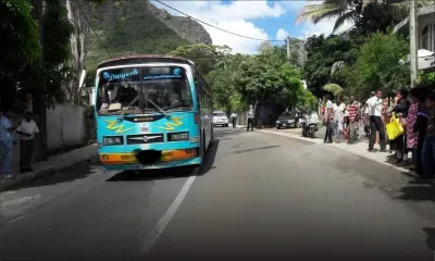 En voulant récupérer son ballon : percuté par un bus, un garçonnet de 9 ans entre la vie et la mort 