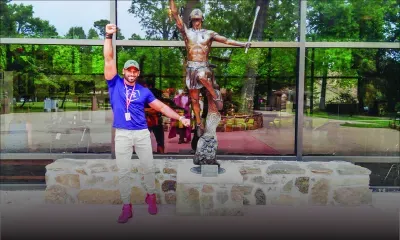 Atish Teetan : Overcoming poverty with education 