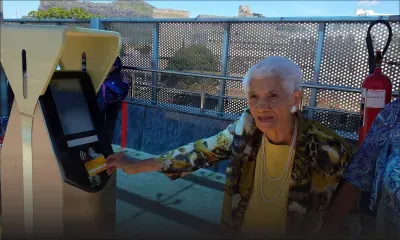 À 12 ans, elle a voyagé en train Antoinette de Robillard, 104 ans, prend le métro
