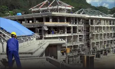 Sécurité sur les chantiers - Travail en hauteur : que préconise la loi pour les employés ? 