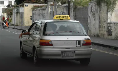 Auto-écoles: le coût de la formation obligatoire irrite les moniteurs