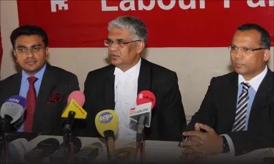 Le PTr demande au GM de venir avec la Police Criminal and Evidence Bill