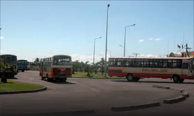 Dans un autobus: un collégien de 11 ans aurait été giflé par un policier