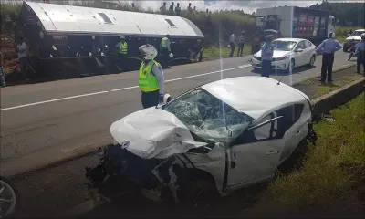 Collision entre un autobus et deux voitures : une femme enceinte sous le choc 