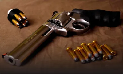 Menaces dans un collège: deux armes à feu et vingt balles saisies au domicile du suspect