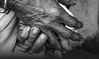 Son épouse de 69 ans tente de l’ébouillanter - Ambirao, 86 ans : «Sa laz la pe bizin al fer ‘case’ lapolis»