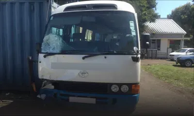 À Quatre-Bornes - Accident fatal : un ado emprunte une moto et percute un minibus