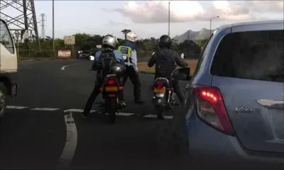Ces motocyclistes qui ne respectent pas le code de la route