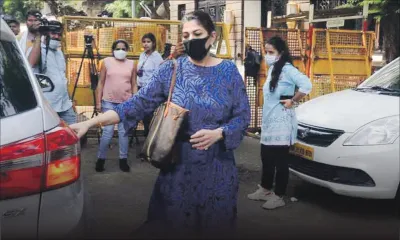 Affaire de drogue : Le manager de Shah Rukh Khan remet des documents