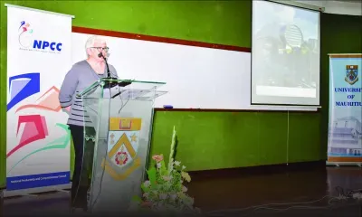 Professor Barbara Simpson promotes leadership in public sector 