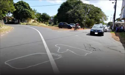 Un motocycliste meurt dans un accident - L’épouse du disparu : «Cette même voiture a failli renverser mon fils»