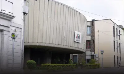 Rentrée parlementaire : le gouvernement mise sur la continuité, l’opposition affute ses armes