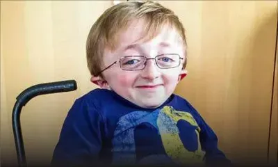 Acte de générosité : un Allemand de 10 ans offre ses fauteuils roulants à deux Mauriciens