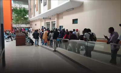 Une importante file d’attente devant la pharmacie de l’hôpital Jeetoo