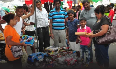 Achats: la frénésie de Noël gagne les Mauriciens