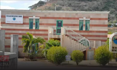 Motion visant à destituer le président à l’étude : l’opposition pourrait prendre le contrôle du district de Rivière-Noire