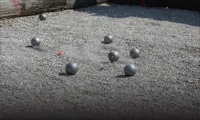  Boulet Rouge, Centre de Flacq : ils contestent le transfert de leur terrain de pétanque