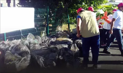 À résidences Kennedy : la NEF et Volunteer Mauritius nettoient les rues