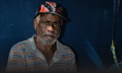 Dev Reddi Sitanna fabrique des «tentes» en raphia dans la rue