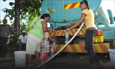 Trafic d’eau en période de sécheresse : Rs 200 à Rs 4.000 réclamées pour un service gratuit