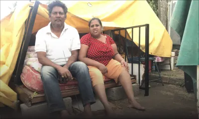 À Bambous : Expulsé, un couple dort sous une tente de fortune 