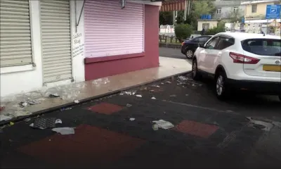 Foire du dimanche à Quatre-Bornes : des ordures en pleine rue et sur le parking d’une mosquée