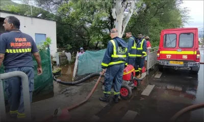Pompiers, vigiles et chauffeurs bravent le mauvais temps pour être au service du public
