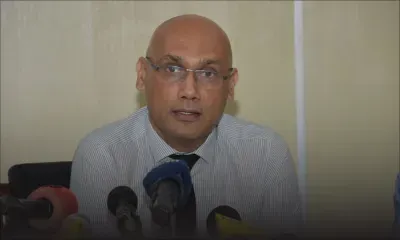 Covid-19 : aucun symptôme sur les 87 passagers du vol Alitalia, affirme le Dr Kailesh Jagutpal