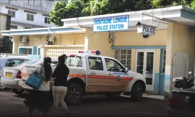 Accusé de violence domestique, il malmène un policier, déchire son uniforme et tente de se sauver