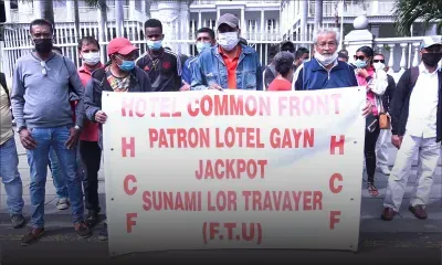 Manif devant le Parlement : le Front commun des hôtels dénonce les conditions imposées aux salariés