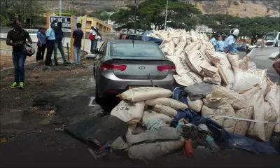 Renversement d’un poids lourd - Le chauffeur : «Une camionnette s’est soudain arrêtée devant moi»