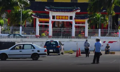 Cours pour l'obtention du permis de conduire : rivalité et complicité entre des moniteurs agréés et des «marrons»