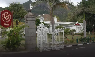 Un politicien surpayé au Grand casino du Domaine Les Pailles