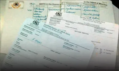 Elle présente son ancienne carte d’identité : elle n’a pu déclarer son enfant