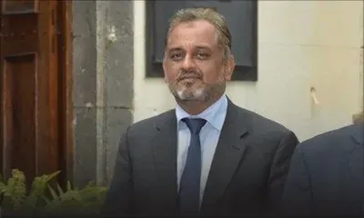 Reza Uteem : «Présence non autorisée d’officiers dans une salle de classe»