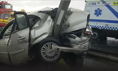 Côte-D’Or : une voiture dérape et termine sa course contre un pylône électrique
